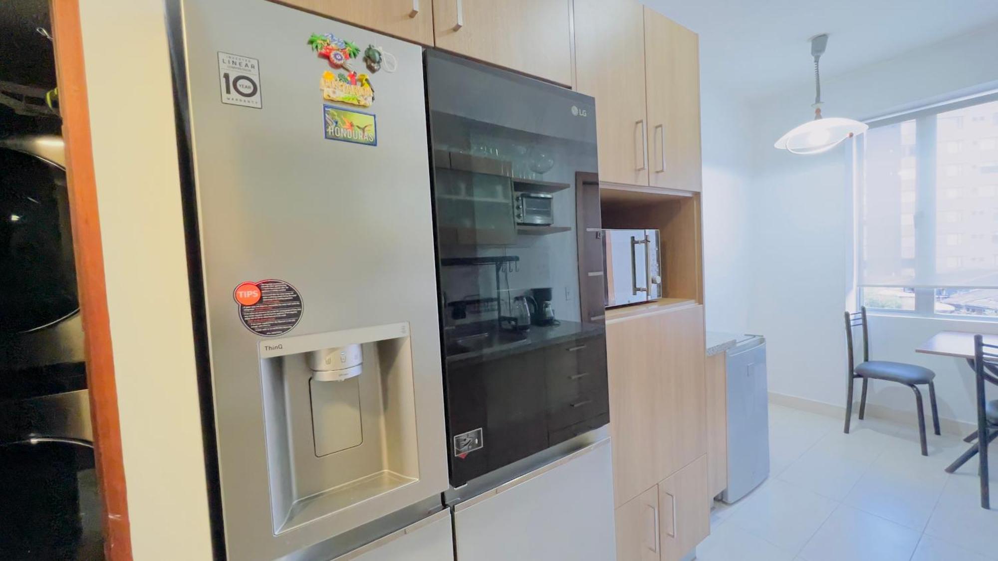 Departamento De Lujo 3 Dormitorios, 5 Camas, 1 Sofa Cama, 11 Personas, Con Terraza Abierta, Wiffi Y Parking Free Appartement Quito