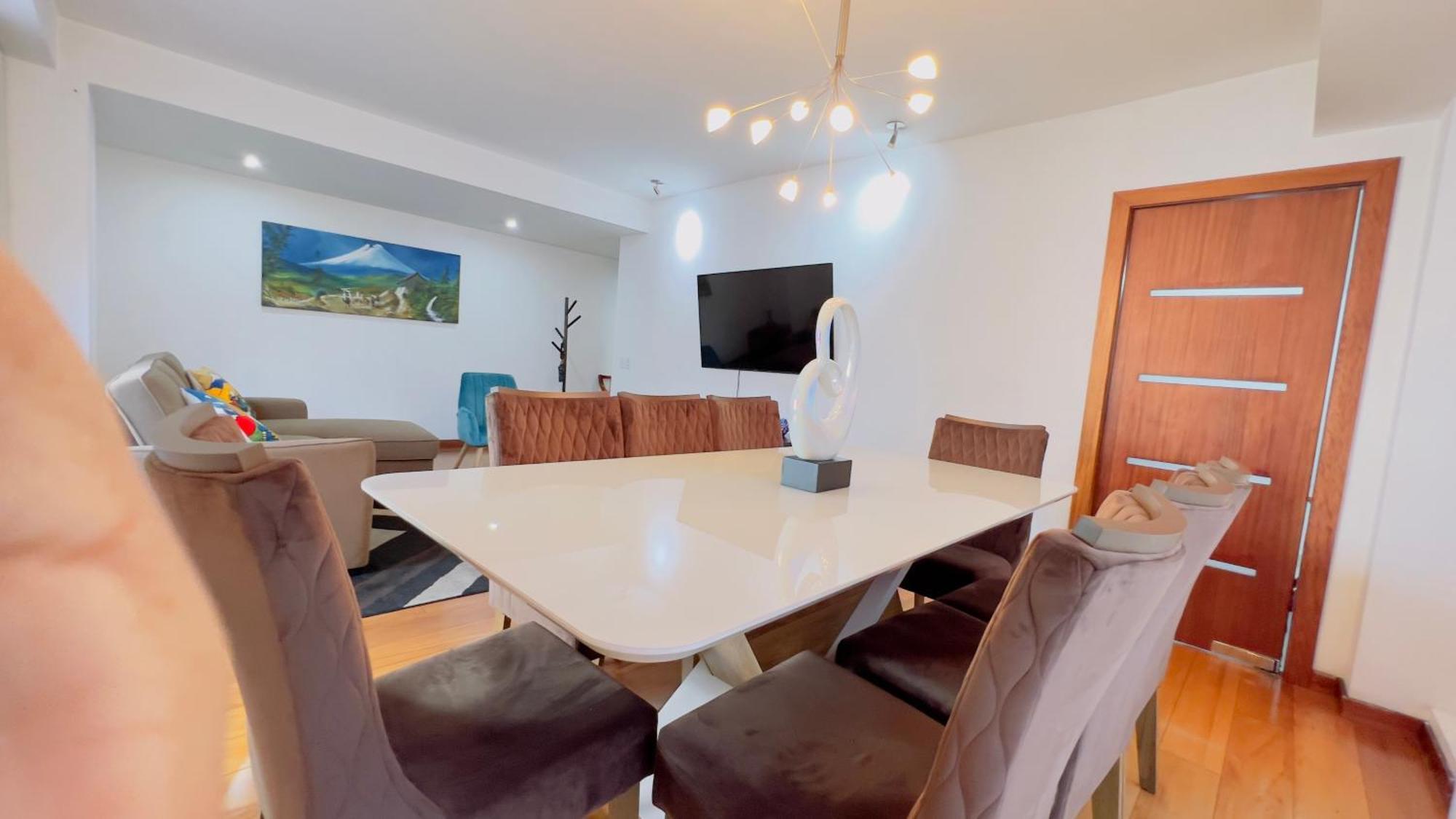 Appartement Departamento De Lujo 3 Dormitorios, 5 Camas, 1 Sofa Cama, 11 Personas, Con Terraza Abierta, Wiffi Y Parking Free Quito